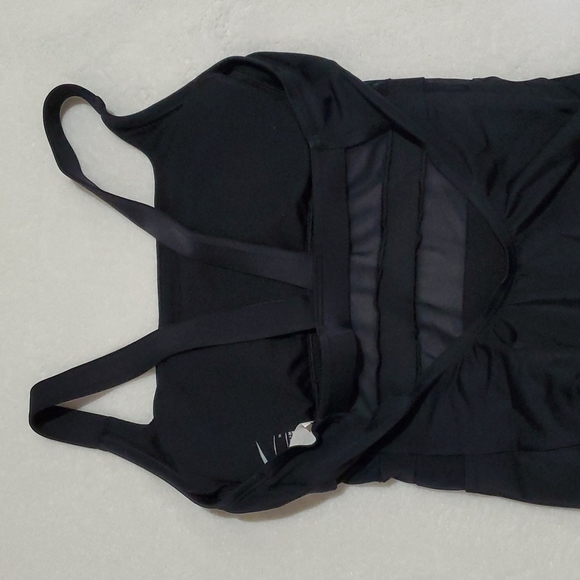 Nike Women`s Mesh Solid Edge One Piece Swimsuit - Picture 7 of 11